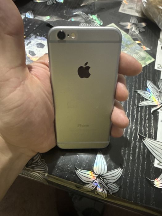 Vand iphone 6 sau schimb cu alt ceva tot iphone.