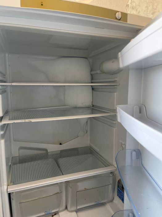 Холодильник indesit