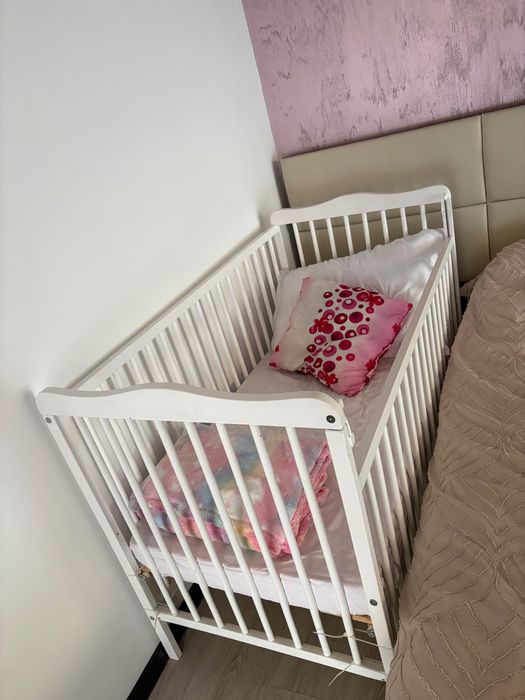 Vând pătuț lemn alb