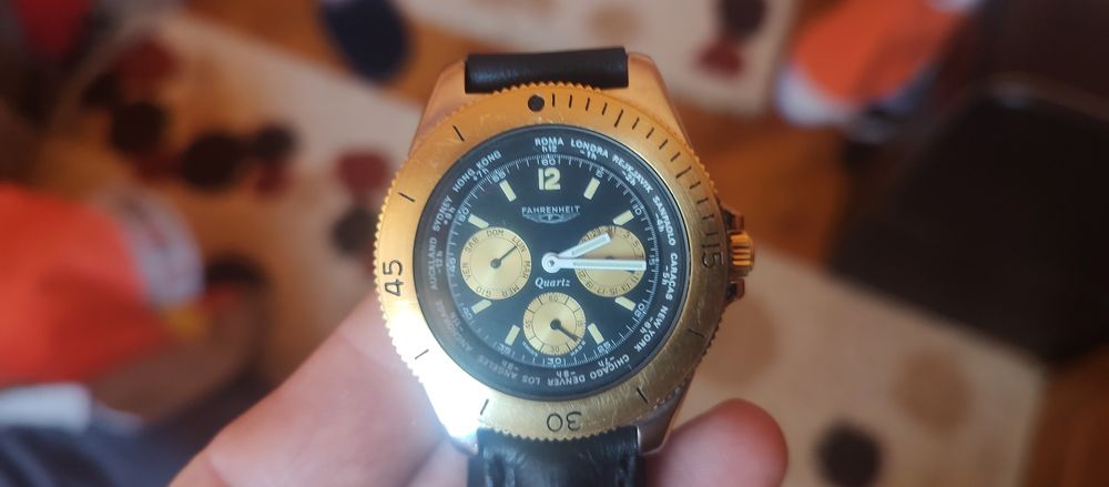 Ceas Fahrenheit.