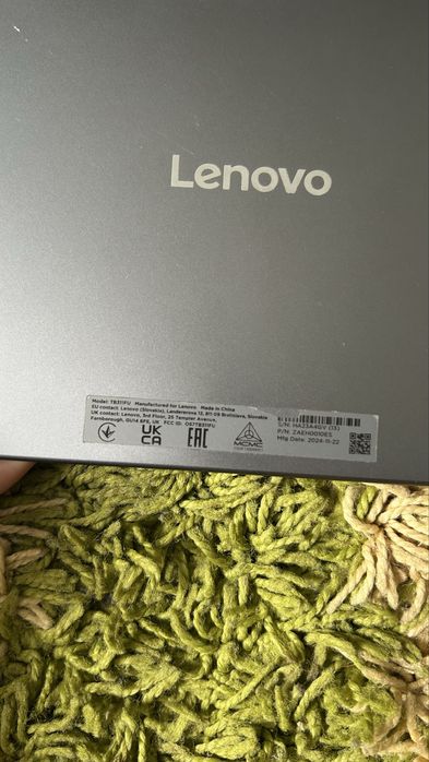 Tableta Lenovo 2024 cu display spart