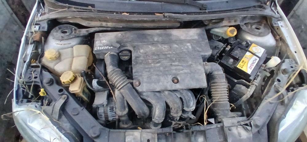 Mazda 2   1.4i  2004