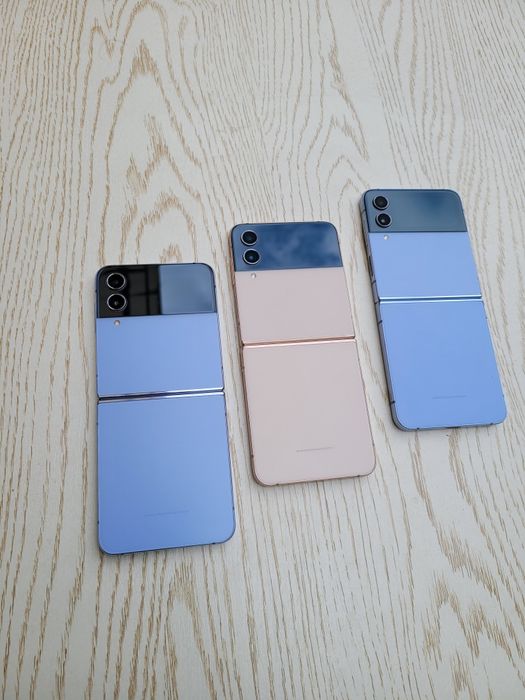 Samsung Galaxy Z Flip 4 (5G). Snapdragon 8 Gen 1. OzU 8/256 GB. NeW