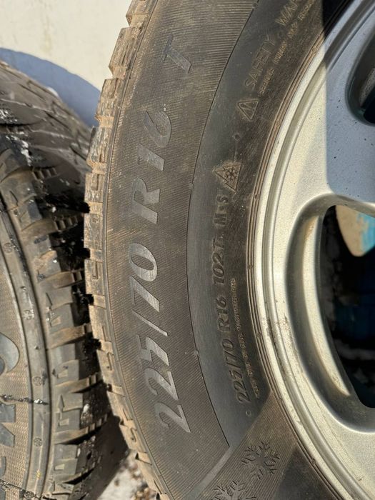 Комплект дисков с шинами