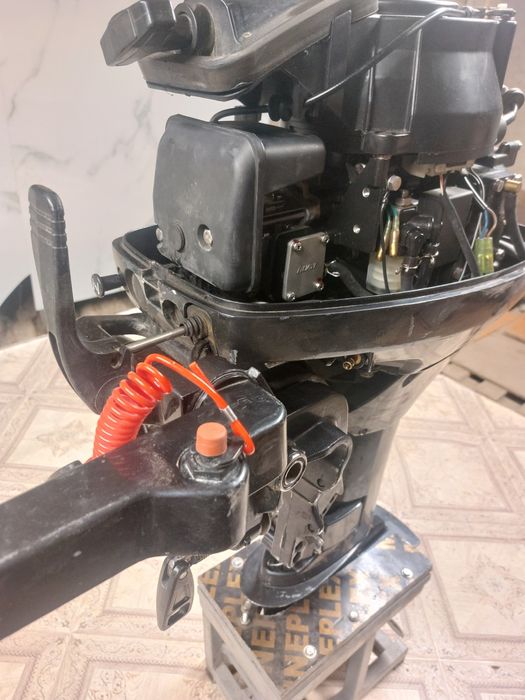 Продам лодочный мотор Гладиатор 9.9