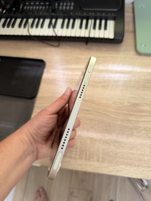 Продам Ipad mini