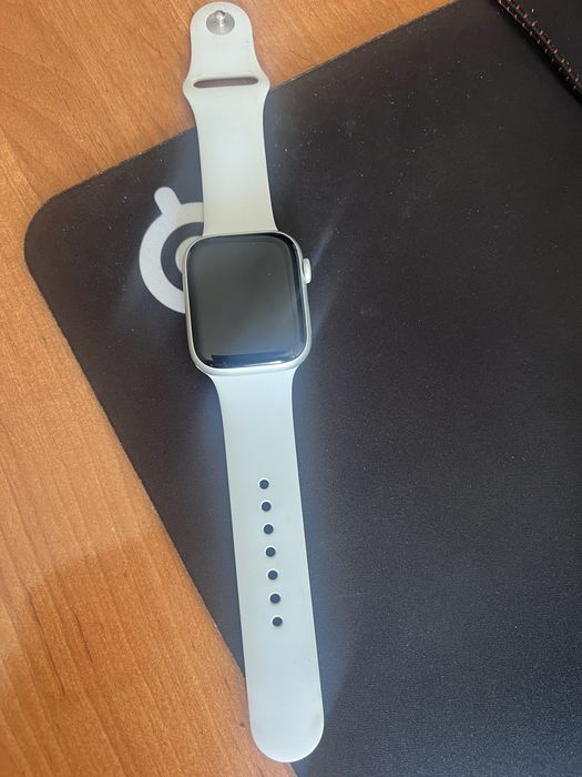 Продам apple watch 8, 45mm
