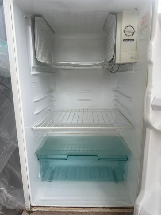 В продаже Холодильник