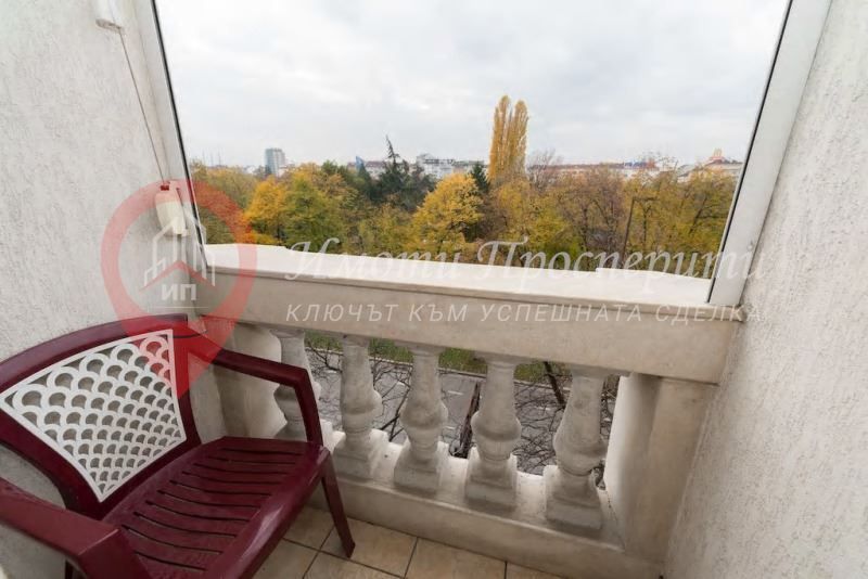 Дава се под наем Двустаен апартамент в София, Център - 75 кв.м за 920 € - Снимка #9