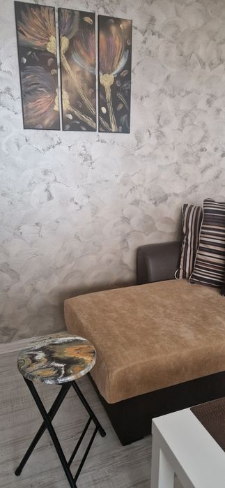 Дизайнерска табуретка/малка масичка/