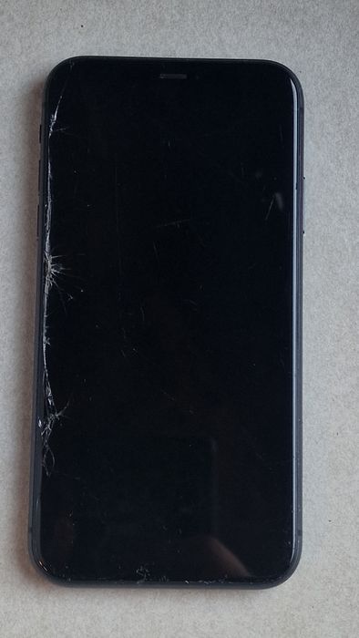 Iphone 11/64GB добро състояние