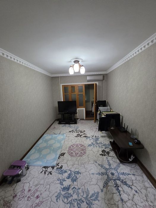 Продаётся 3-комнатная балкон 2х6 1 этаж