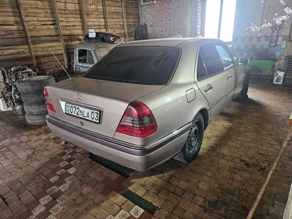 Мерседес 202 дизель 2.0