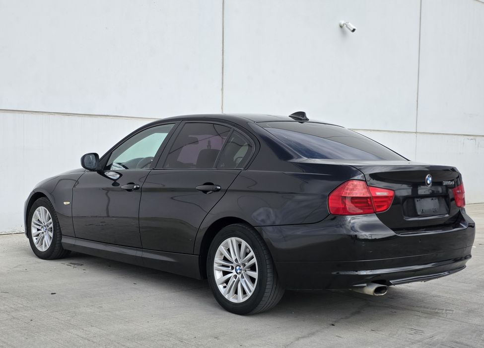 BMW E90 320D 2010 FACELIFT 177cai automat navigatie stare perfecta de funcționare