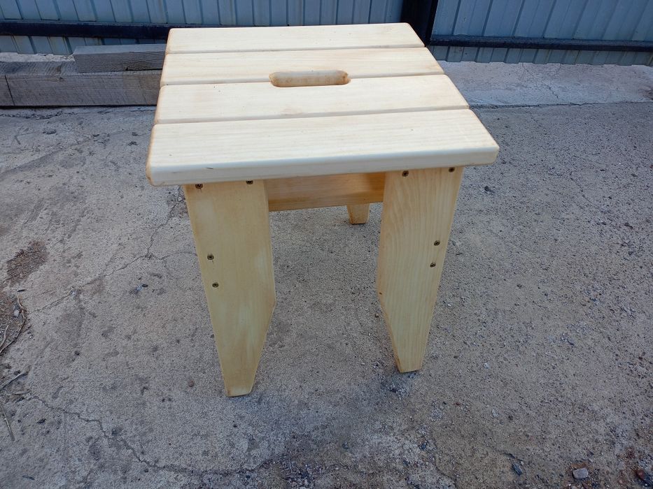 Табурет ручной работы