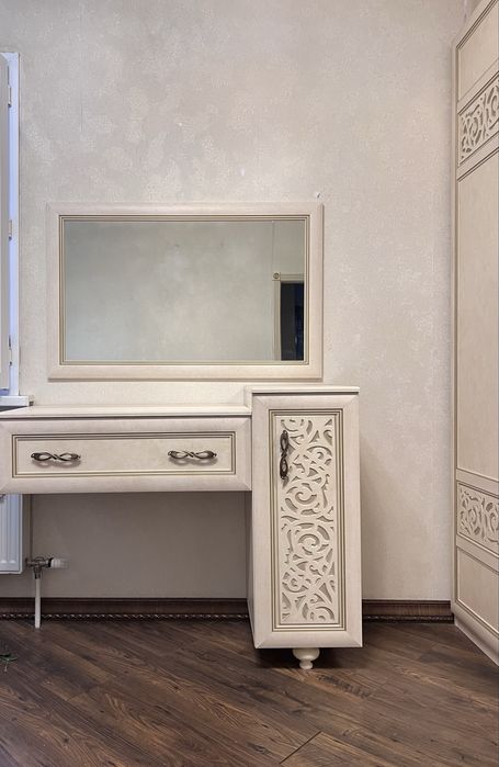 Срочно продам спальный гарнитур