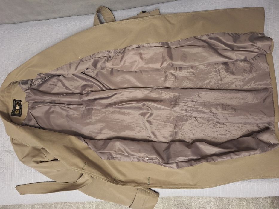 Продам тренч хаки