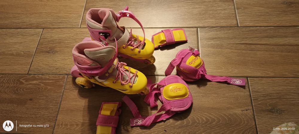 Set role cu genunchiere, cotiere și protecții palme