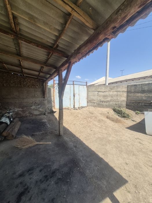 HOVLI SOTILADI
~7-8 sotix
Manzil:Shahrisabz tumani Bog'ishamol mahalla