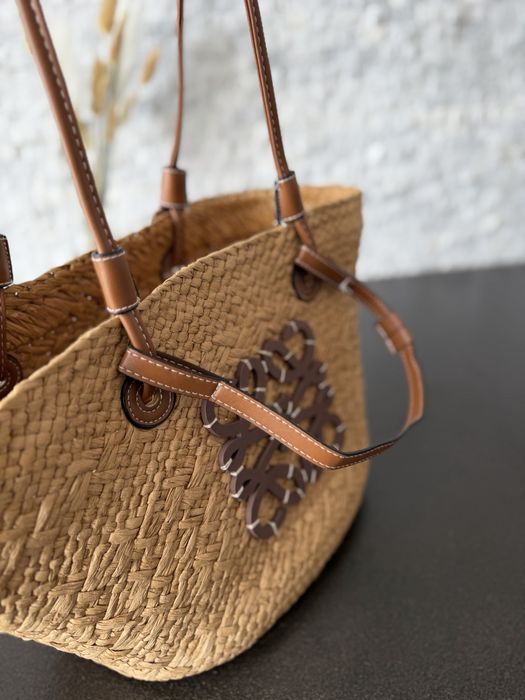 Хасърена чанта Loewe