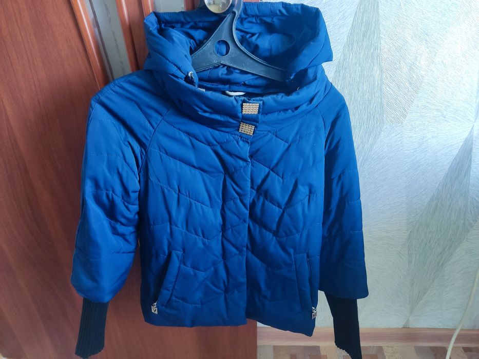 Продам куртку  женскую