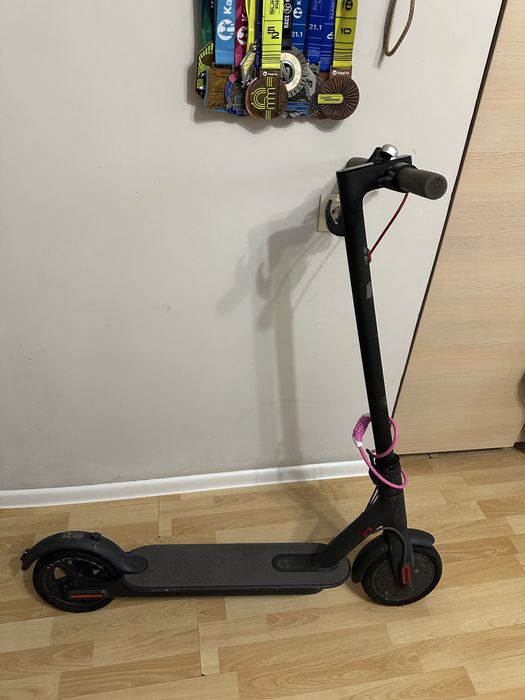 Продам электросамокат Xiaomi M365