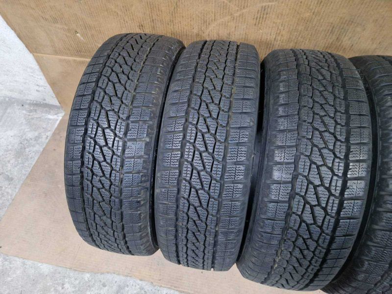 4 Firestone R16C 195/60
зимни бусови гуми DOT4019
