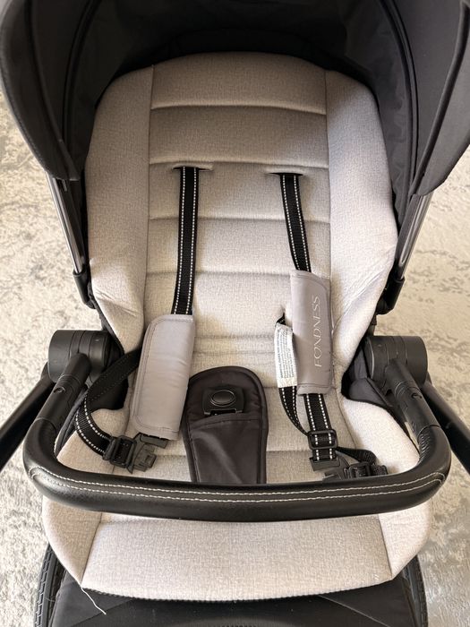 Продам коляску 2в1  за пол цену