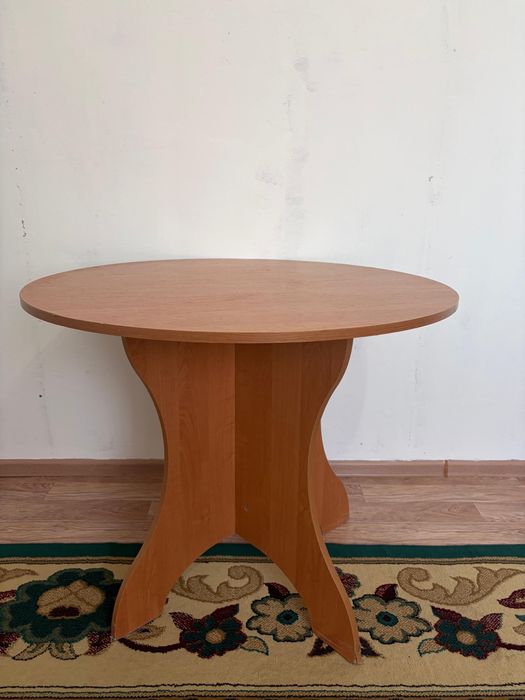 Продам обеденный  стол, деревянный