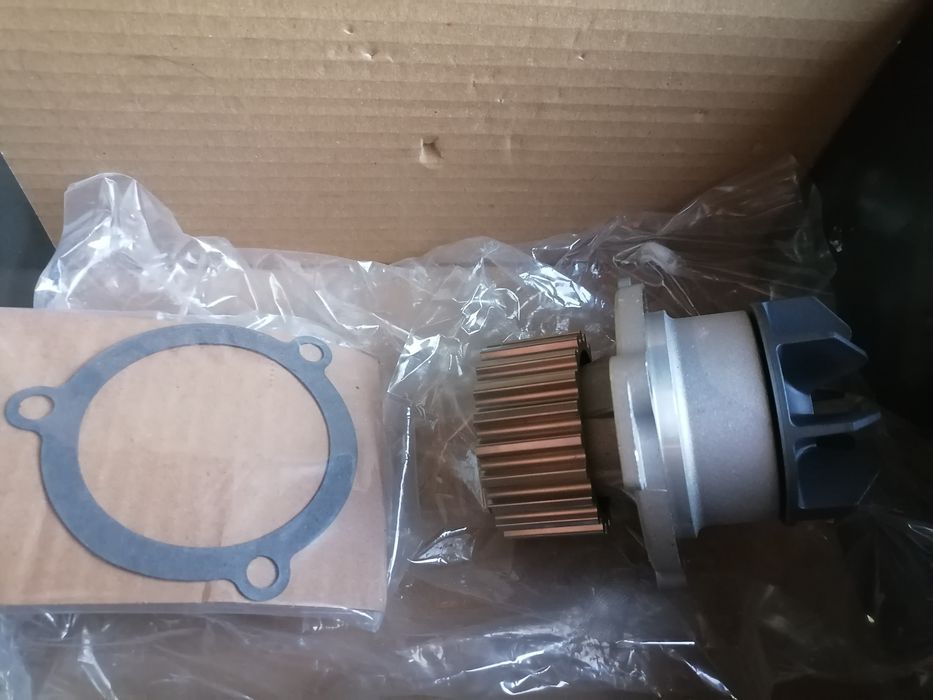 Помпа на приору 16 клапан