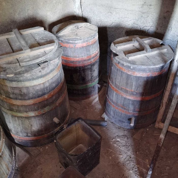 Бурета за вино, каци, кашпи, крачета, за декорация и др.