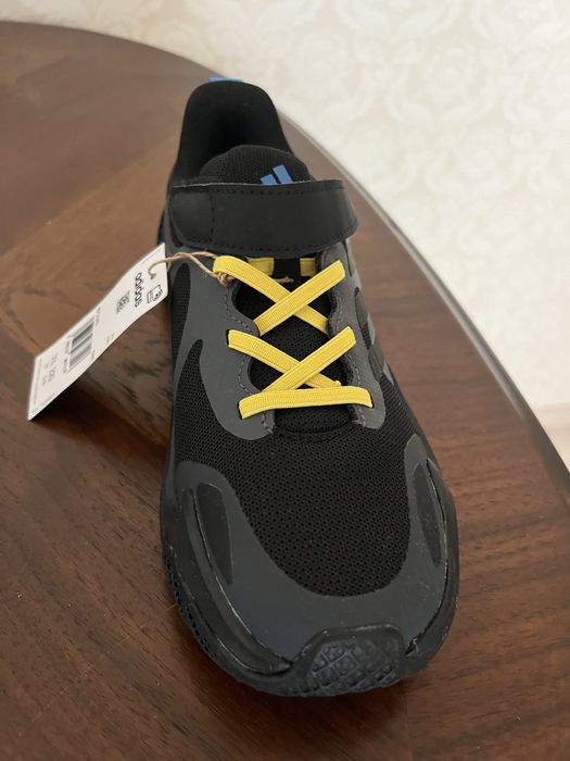 Новые детские кроссовки