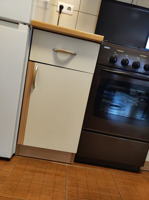 Mobilier bucătărie complet + chiuvetă + baterie + hotă