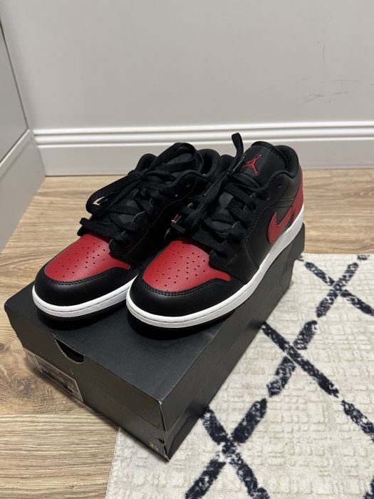 Женские кроссовки