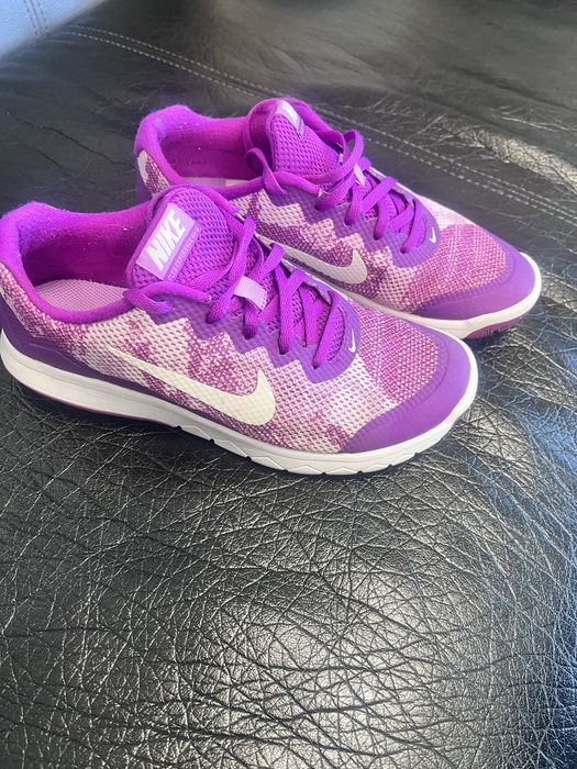 Дамски маратонки NIKE