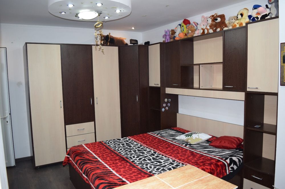 Închiriere apartament .