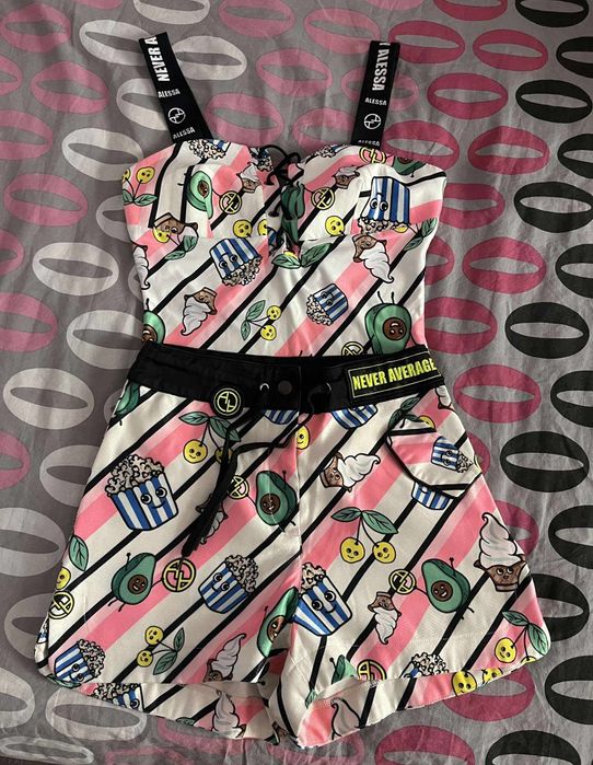 Топ и панталонки на Alessa Full Of Surprises