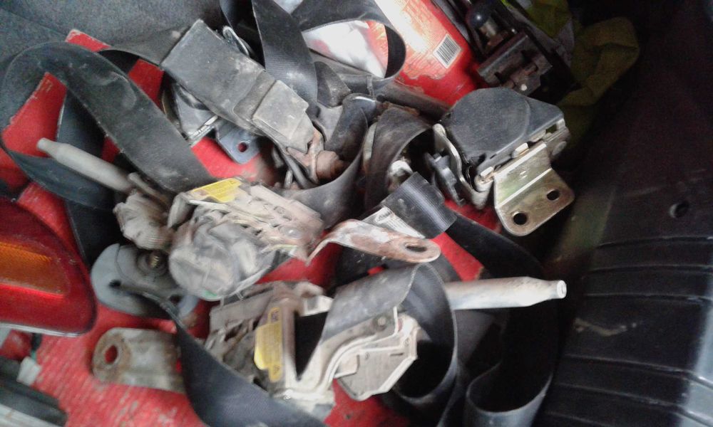 Тойота карина на части