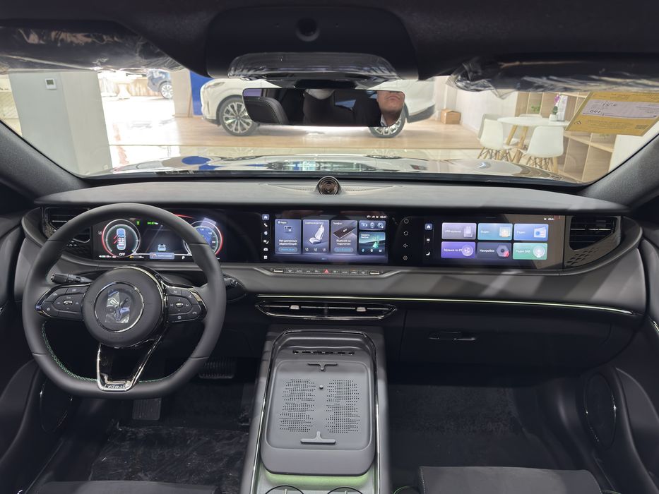 Voyah free Apollo tech Gibrid 318 km NALICHIDA bor 3 yil garantiya ser