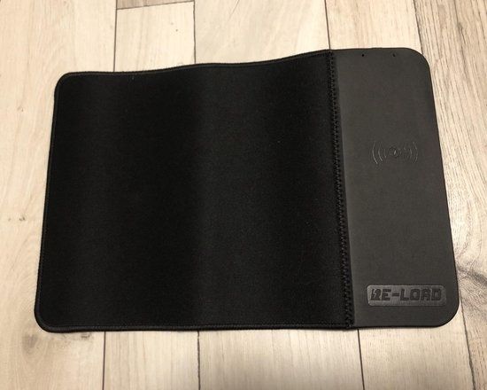 Подложката за мишка с безжично зарядно устройство