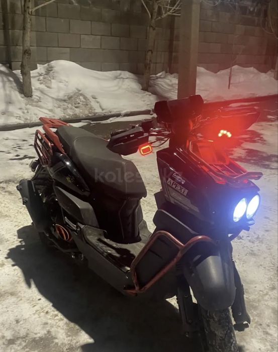 Продам скутер танк 150сс