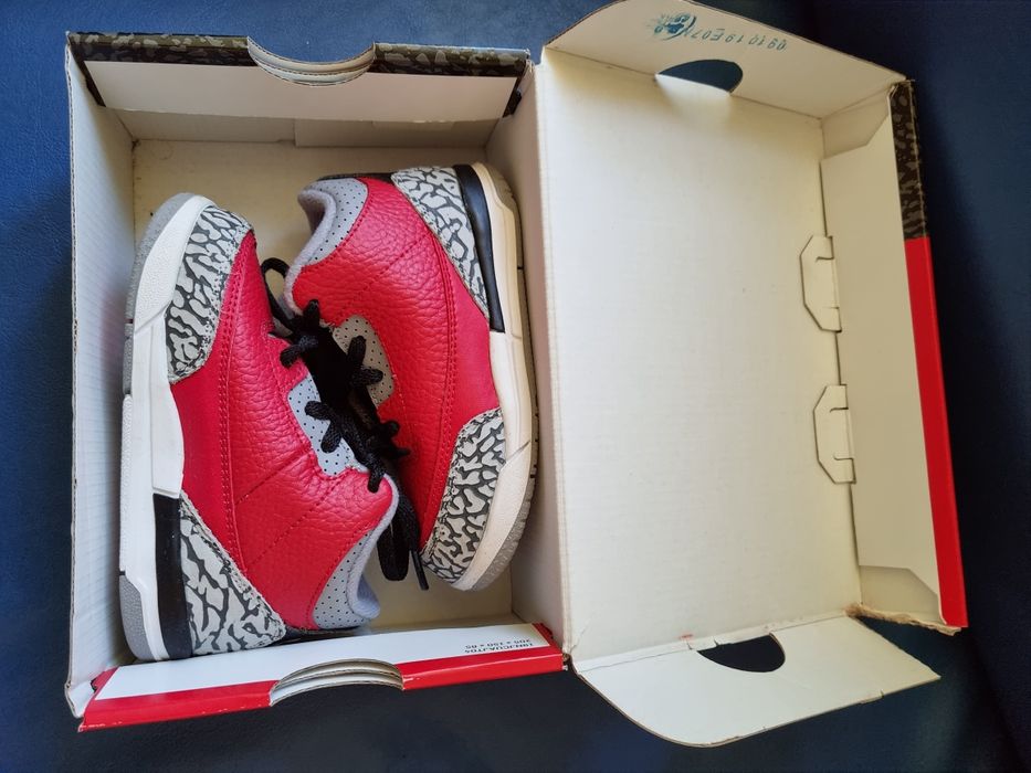 Adidasi Nike Jordan marimea 25