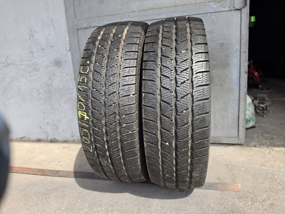 2 бр.  гуми за бус  205/70/15C Continental 9 mm DOT 4516