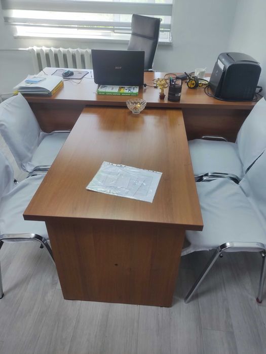 Продается стол директорский