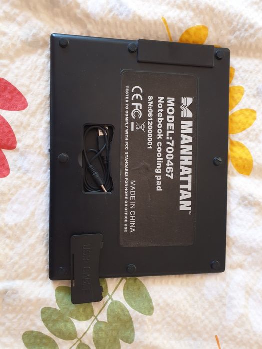 Masuta Laptop cu sistem racire