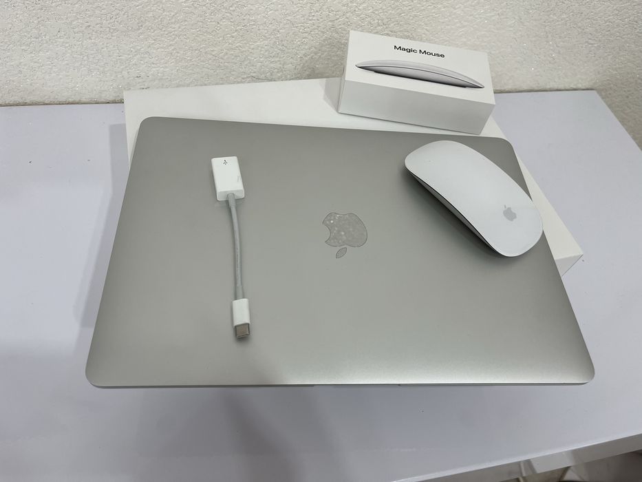 Продам Макбук в отличном состоянии, программы macOS, Windows