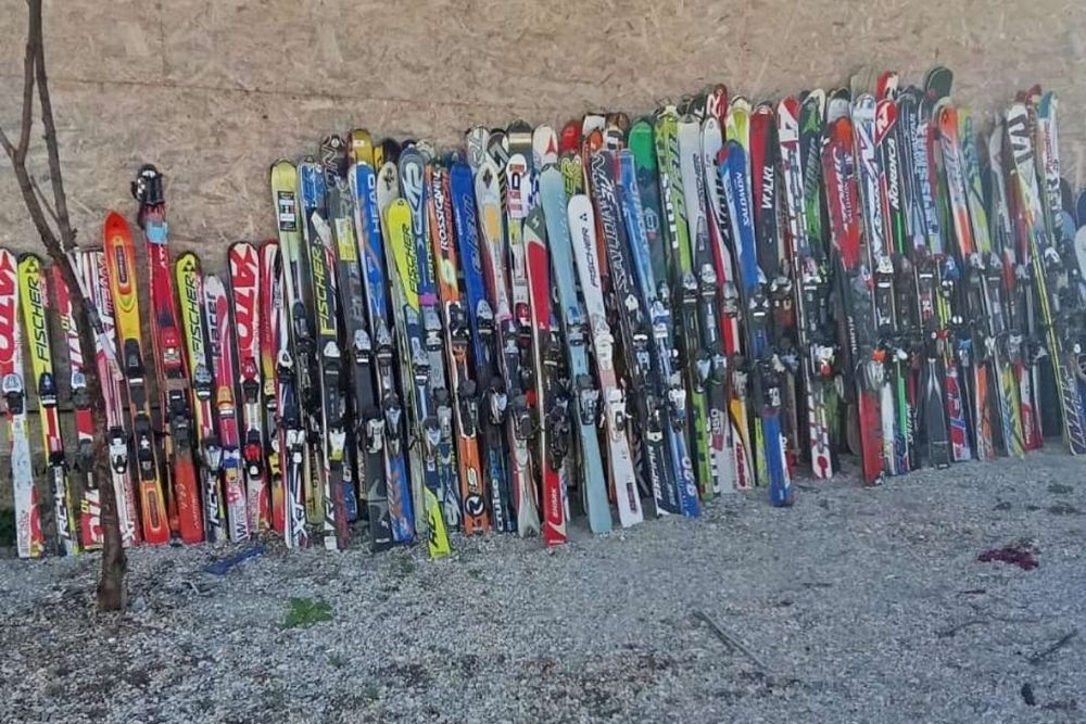 Clapari, skiuri ski , zapada