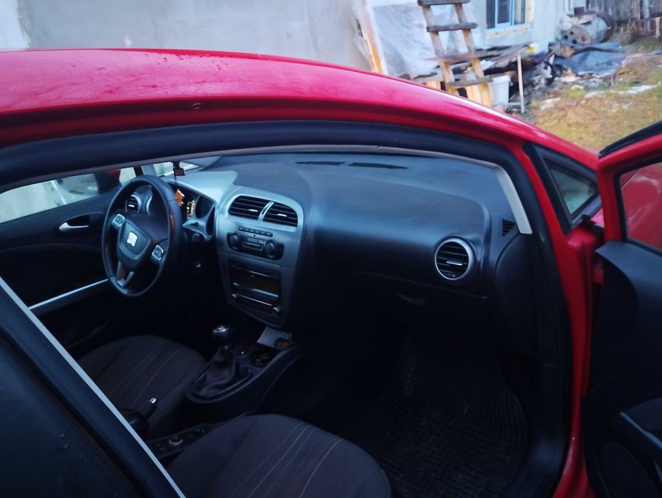 Vând Siat Leon an 2012