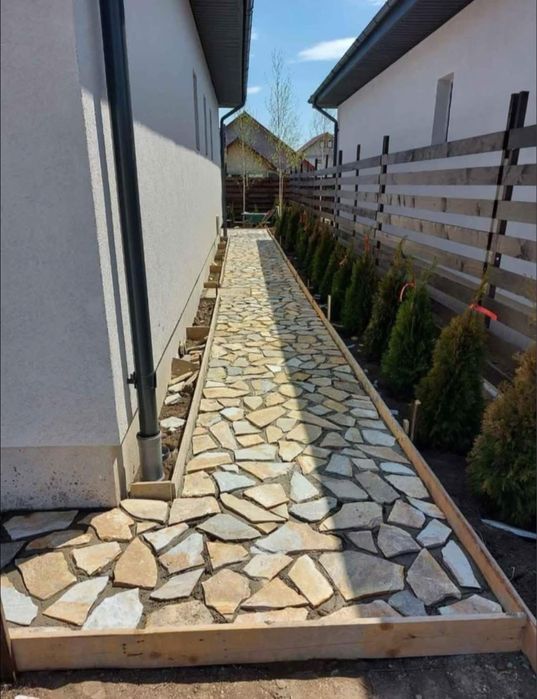 Vand si montez piatra oriunde in tara