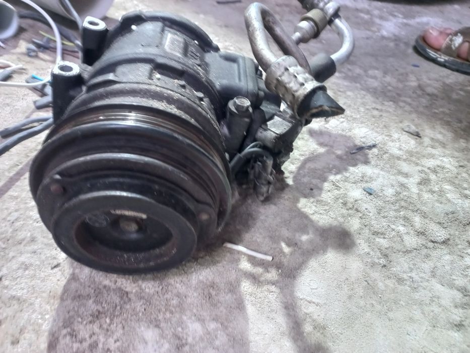 Продается компрессор на тойота хайс 2.7 бензин